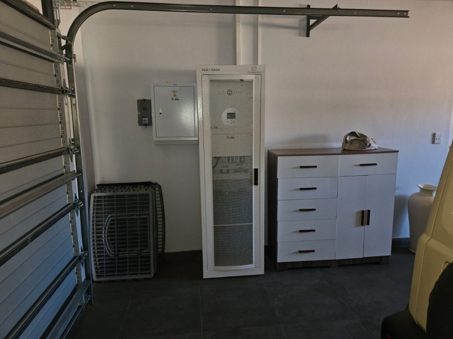 5 Bedroom Property for Sale in Wilkoppies North West